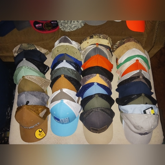 Hats, Tobaggins - Picture 6 of 7